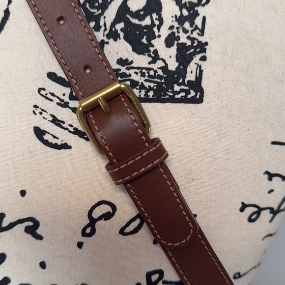 Burberry - Picture 6 of 16